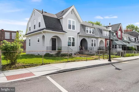 54 Cedar St, Marcus Hook, PA 19061