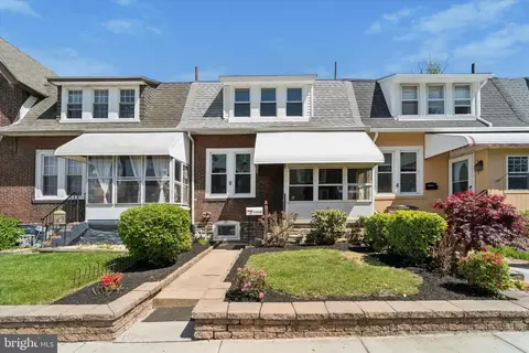 8 Cedar St, Marcus Hook, PA 19061