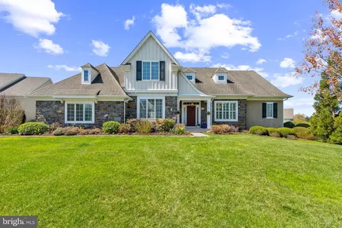 2 Wellfleet Ln, Glen Mills, PA 19342