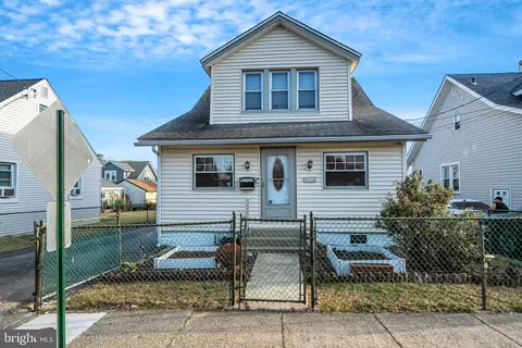 131 Harvey, Linwood, PA 19061