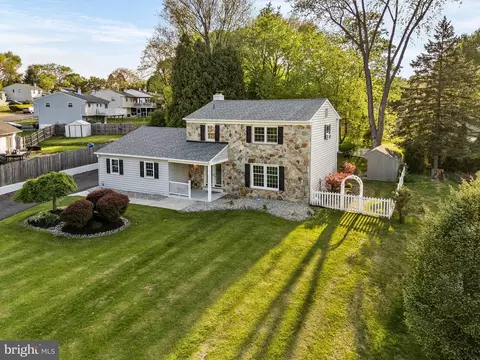 698 Burdett Dr, Chichester, PA 19014