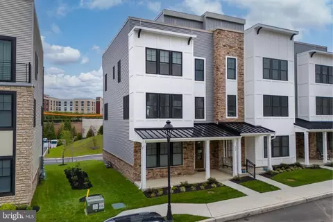 304 Squire Dr, Newtown Square, PA 19073