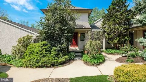39 Oakmont Pl, Media, PA 19063