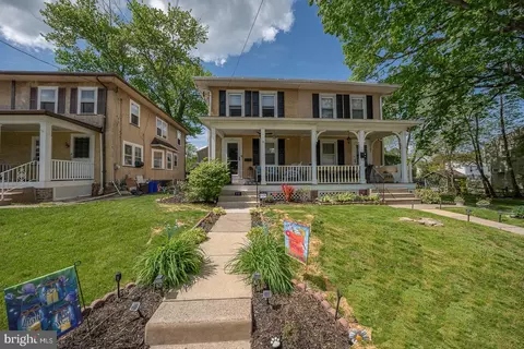 25 E Rively Ave, Aldan, PA 19018