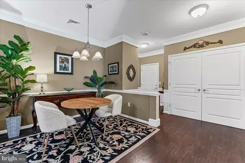 521 Creekside Dr, Brookhaven, PA 19015