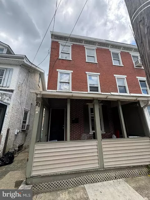 21 8th St, Brookhaven, PA 19015