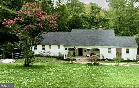 7 N Longpoint Ln, Rose Valley, PA 19063