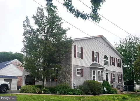 203 Ashland Ave, Secane, PA 19018