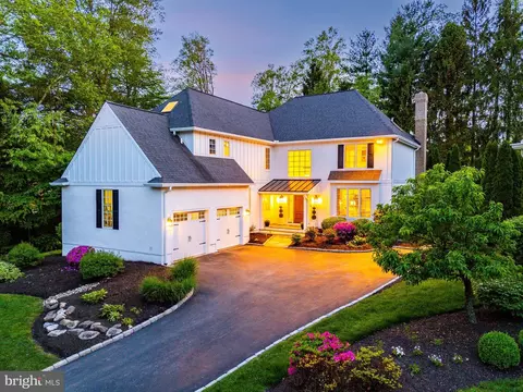 302 Gramont Ln, Villanova, PA 19085