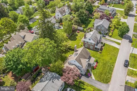View/Area - 320 Overhill Rd, Wayne, PA 19087 photo 3 of 4