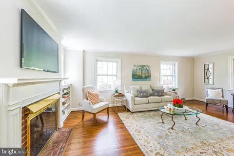Living - 320 Overhill Rd, Wayne, PA 19087 photo 3 of 4