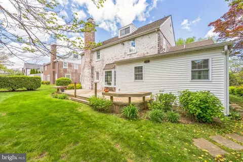 Exterior - 320 Overhill Rd, Wayne, PA 19087 photo 6 of 10