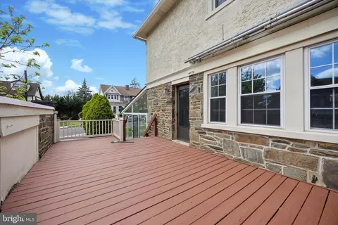 Exterior - 129 Crestview Rd, Darby, PA 19082 photo 2 of 3
