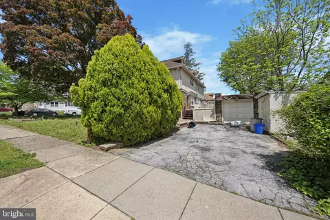 Exterior - 129 Crestview Rd, Darby, PA 19082 photo 3 of 3