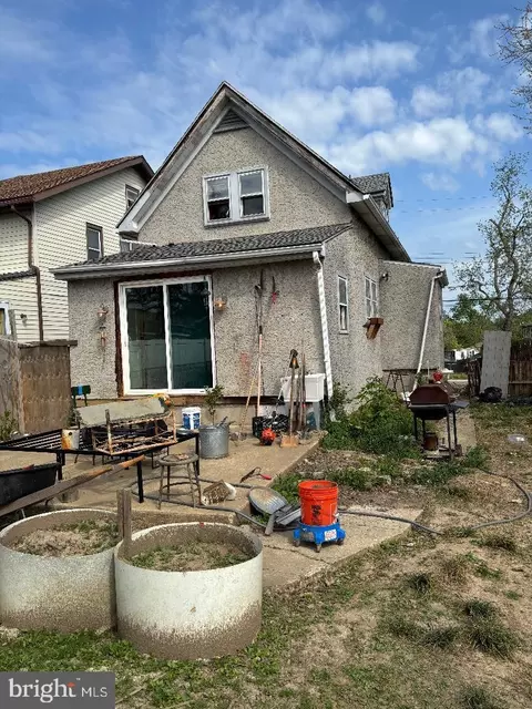 517 Johnson Ave, Linwood, PA 19061 photo 2