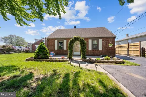 1007 Thornton Rd, Boothwyn, PA 19061