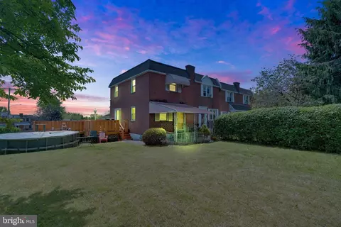 2101 Delmar Dr, Folcroft, PA 19032