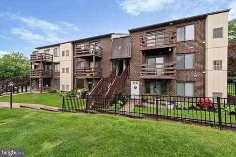5200 Hilltop Dr #180, Brookhaven, PA 19015