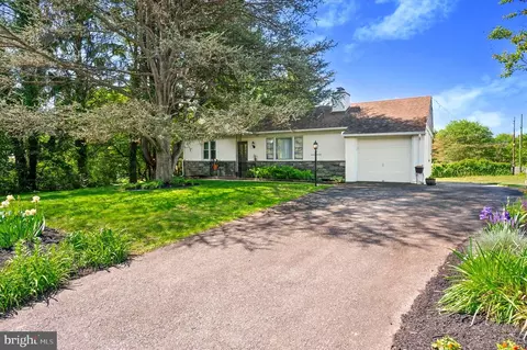 303 Prichard Ln, Wallingford, PA 19086