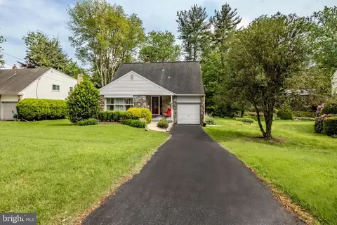 217 David Dr, Havertown, PA 19083