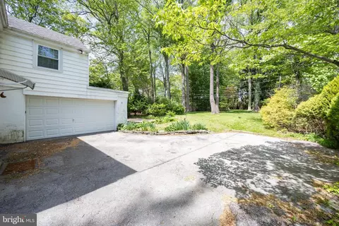 Exterior - 314 Spring Valley Rd, Springfield, PA 19064 photo 7 of 11