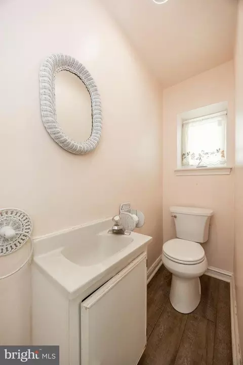 Bath - 314 Spring Valley Rd, Springfield, PA 19064 photo 1 of 3