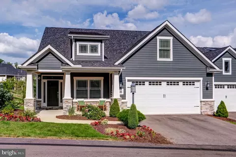 104 Eagle Dr, Broomall, PA 19008