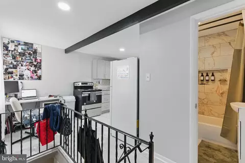 Entry Way - 4508 Post Rd, Marcus Hook, PA 19061 photo 7 of 13