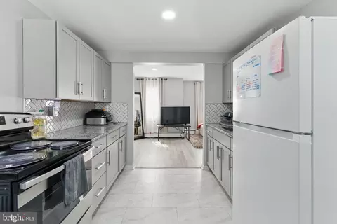 Entry Way - 4508 Post Rd, Marcus Hook, PA 19061 photo 9 of 13