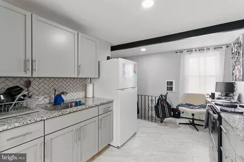 Entry Way - 4508 Post Rd, Marcus Hook, PA 19061 photo 12 of 13