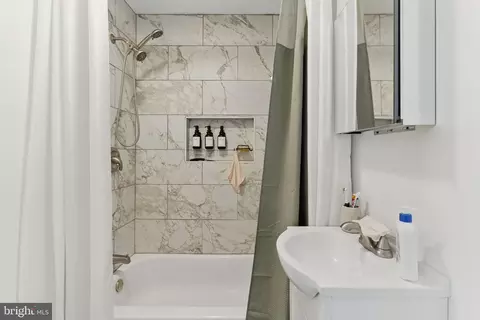 Bath - 4508 Post Rd, Marcus Hook, PA 19061 photo 3 of 4