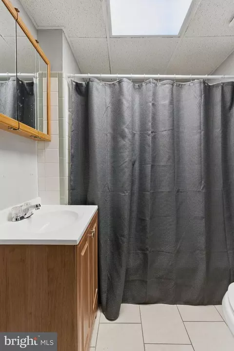 Bath - 4508 Post Rd, Marcus Hook, PA 19061 photo 2 of 4