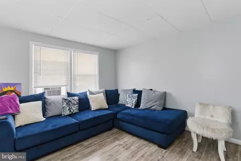 Entry Way - 4508 Post Rd, Marcus Hook, PA 19061 photo 3 of 13