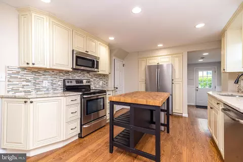 1425 Leedom Rd, Havertown, PA 19083