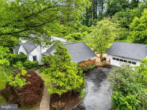 206 Martroy Ln, Wallingford, PA 19086