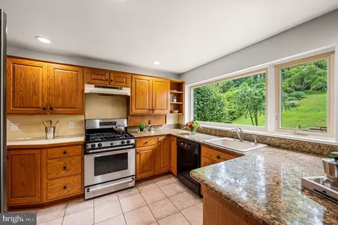 206 Martroy Ln, Wallingford, PA 19086 photo 13
