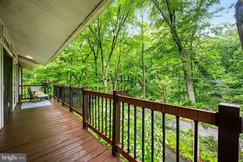 422 Oak Valley Rd, Media, PA 19063