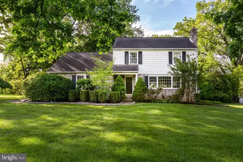605 Golf Club Rd, Newtown Square, PA 19073