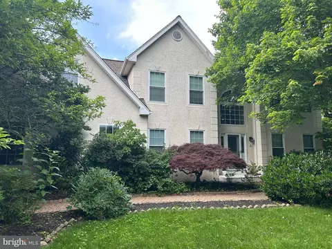 1 Huntsman Dr, Garnet Valley, PA 19060