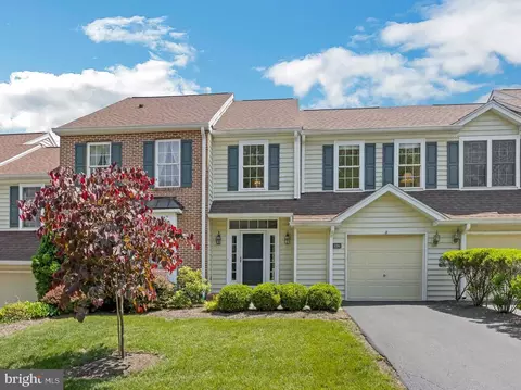220 Hillsboro Mills Ln, Wallingford, PA 19086