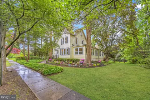 329 Dickinson Ave, Swarthmore, PA 19081