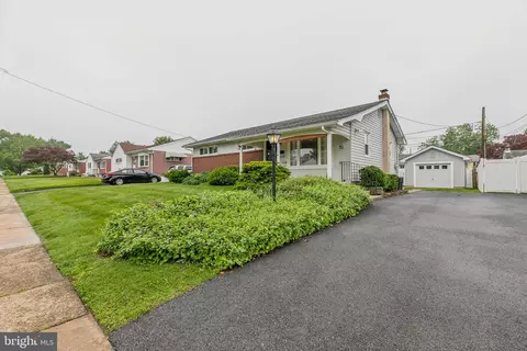1006 Platt Ave, Folsom, PA 19033