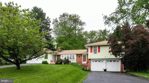 3 Lafayette Cir, Media, PA 19063
