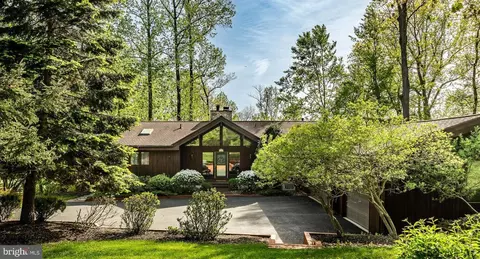 12 Bonnie Ln, Media, PA 19063