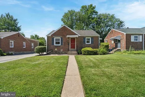 1328 Warren Ave, Havertown, PA 19083