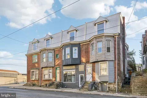 702 Main St, Darby, PA 19023