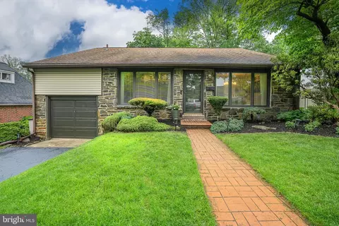 1469 Windsor Park Ln, Havertown, PA 19083