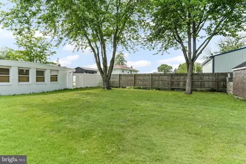 Exterior - 1112 Randall Ave, Boothwyn, PA 19061 photo 6 of 7