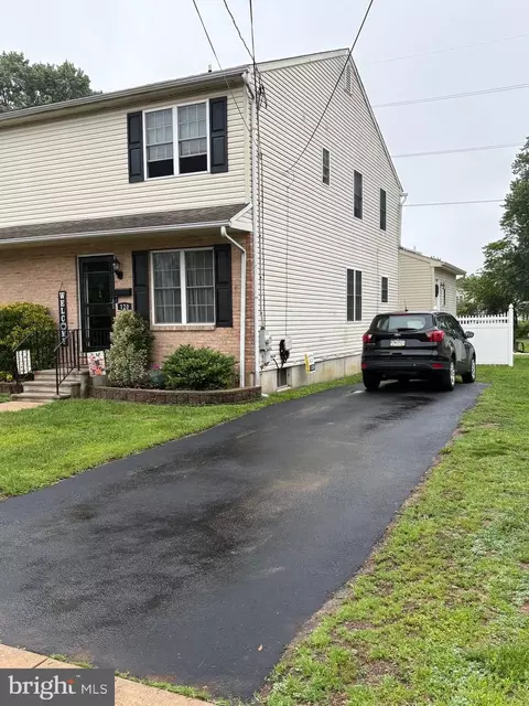 120 N Llanwellyn Ave, Glenolden, PA 19036