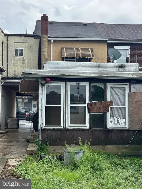10 W 3rd St, Marcus Hook, PA 19061 photo 2